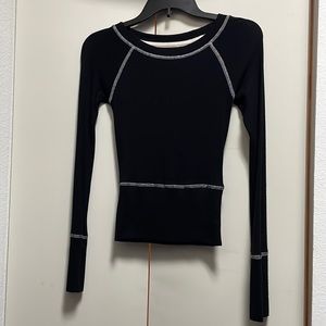 Guess fitted black sweater